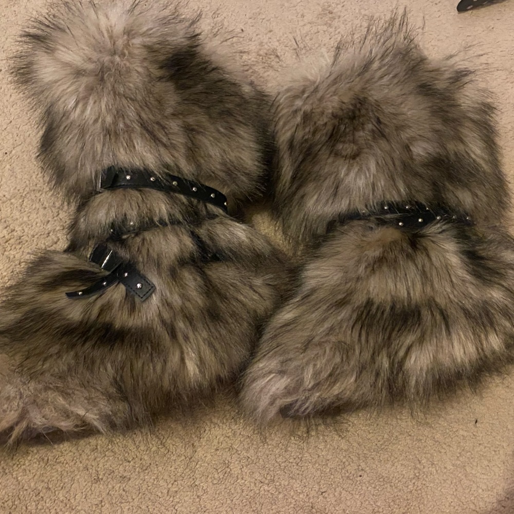 Dollskill fur boots